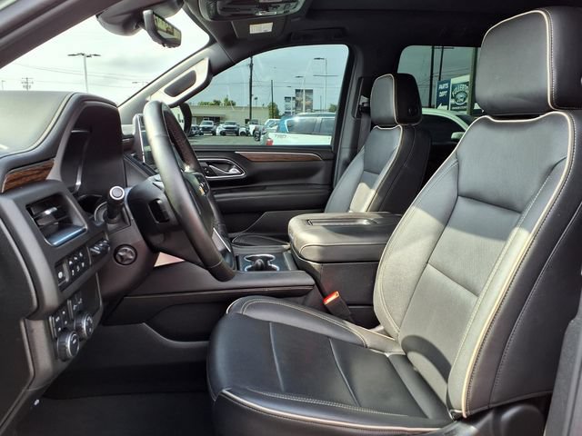 Used 2024 Chevrolet Suburban Premier w/ Premium Package 2 AWD/4WD image 14