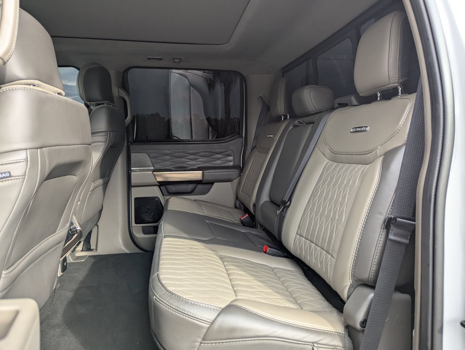 Certified 2026 Ford F250 Platinum w/ Platinum Plus Package AWD/4WD image 24