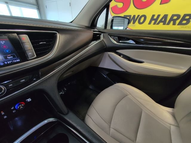 Used 2021 Buick Enclave Premium image 28