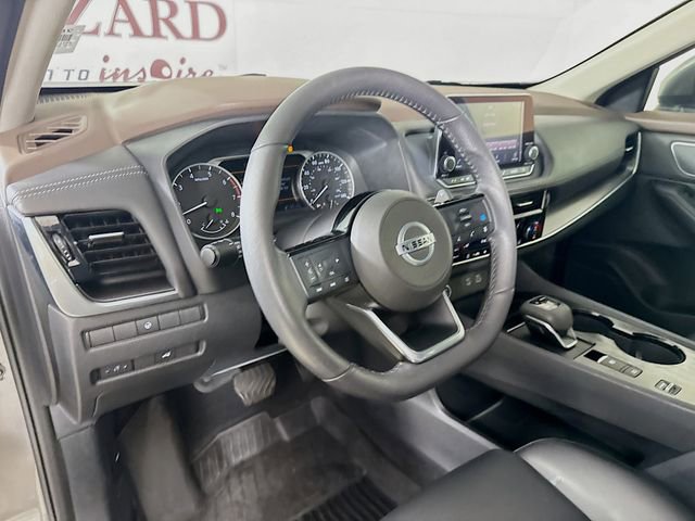 Used 2021 Nissan Rogue SV w/ Premium Package image 11