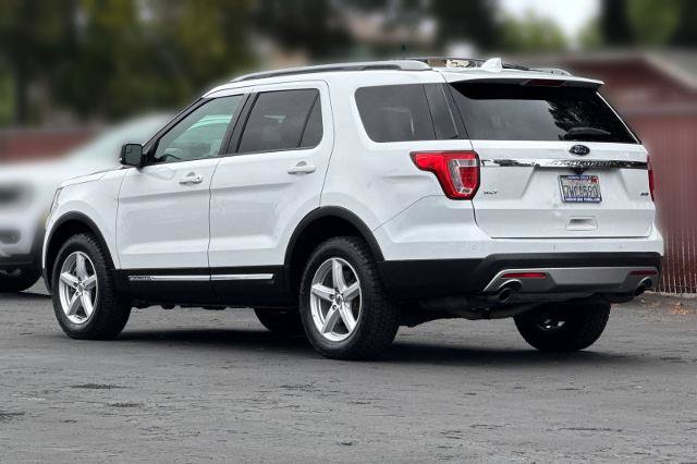 Certified 2017 Ford Explorer XLT AWD/4WD image 32