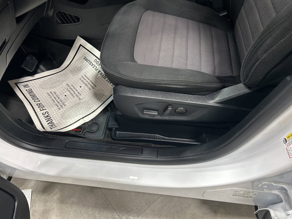 Certified 2020 Ford Edge SE image 15