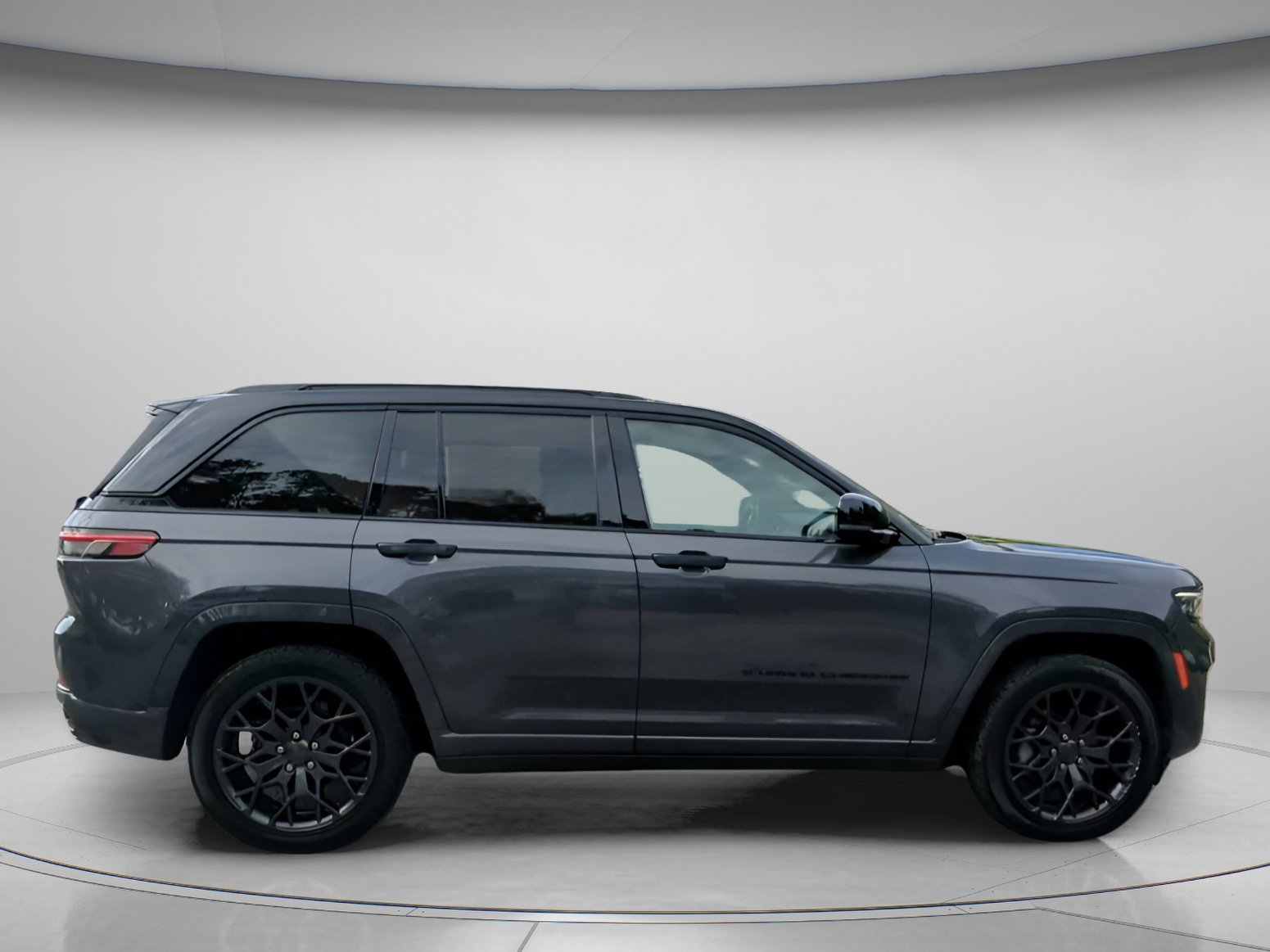 Used 2025 Jeep Grand Cherokee Summit w/ Obsidian Package AWD/4WD image 32