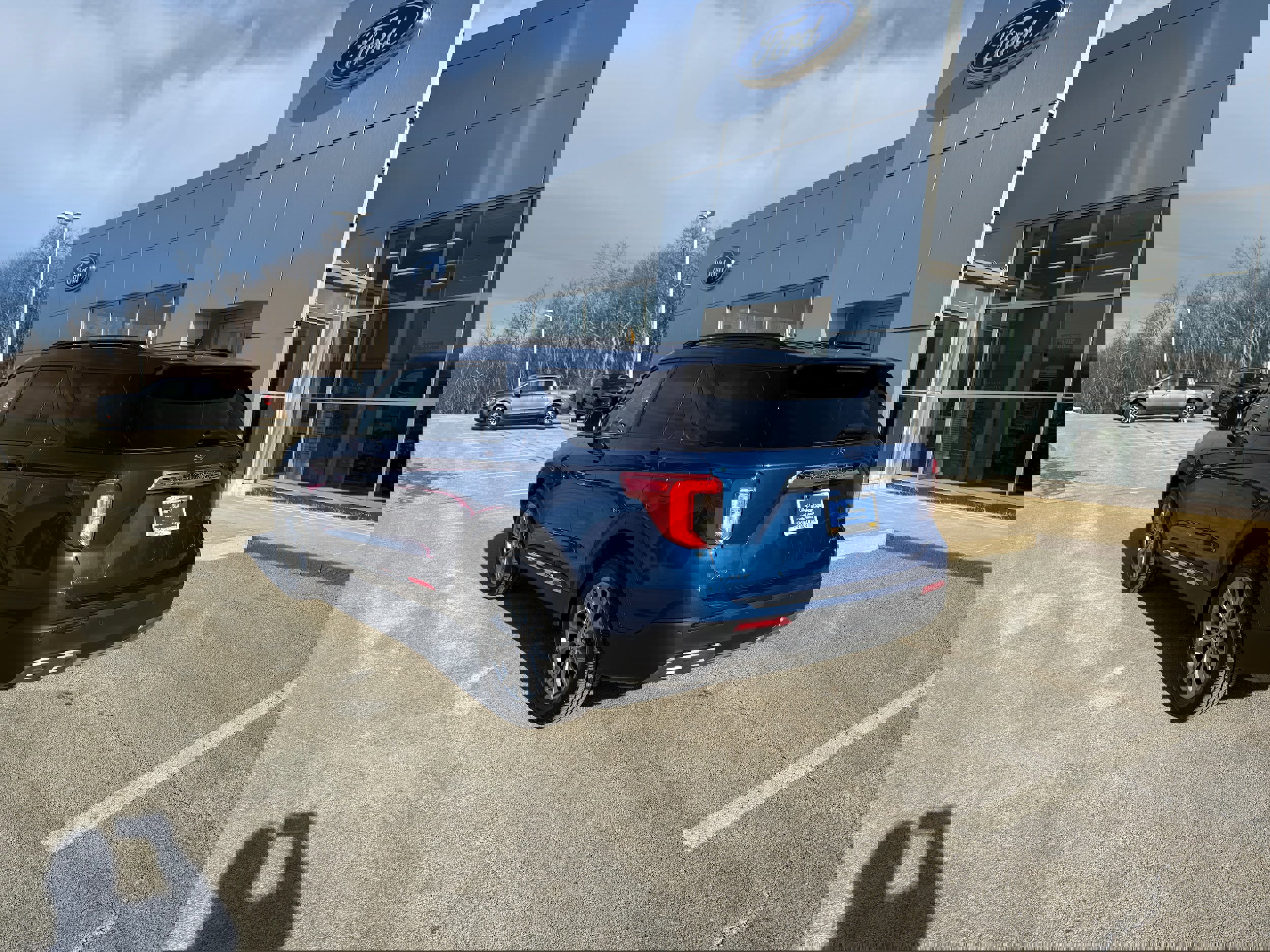 Certified 2023 Ford Explorer XLT w/ Equipment Group 202A image 5