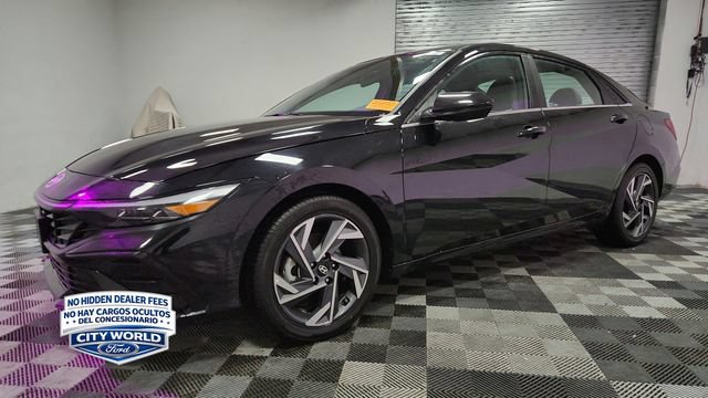 Used 2025 Hyundai Elantra SEL FWD image 4