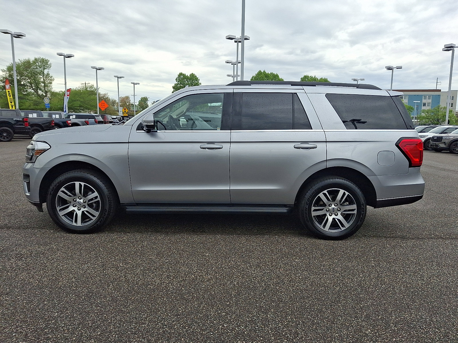 Certified 2024 Ford Expedition XLT AWD/4WD image 6