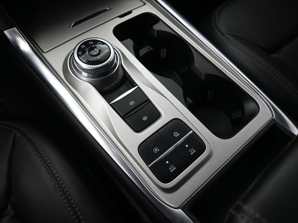 Certified 2021 Ford Explorer XLT w/ Equipment Group 202A image 31