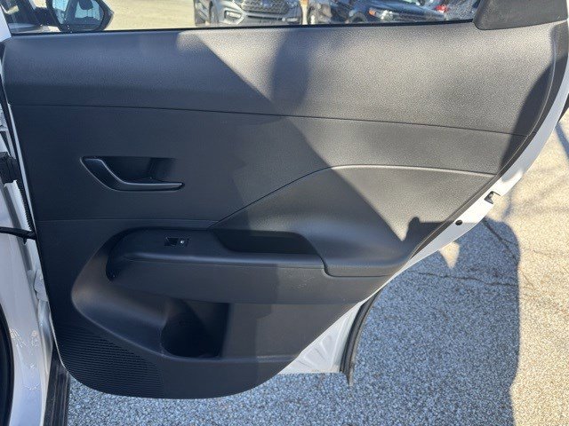 Used 2025 Hyundai Kona SEL image 32