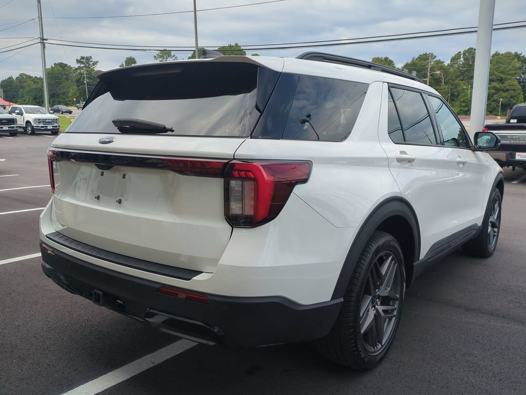 Certified 2025 Ford Explorer ST-Line w/ Premium Package AWD/4WD image 5