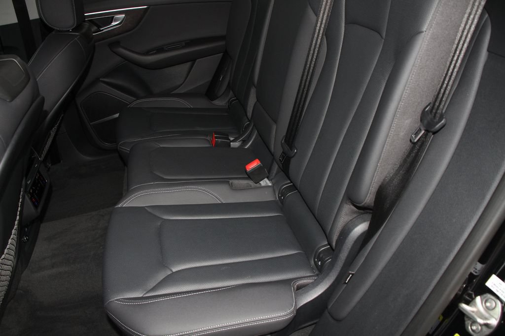 Used 2022 Audi Q8 Premium Plus AWD/4WD image 21
