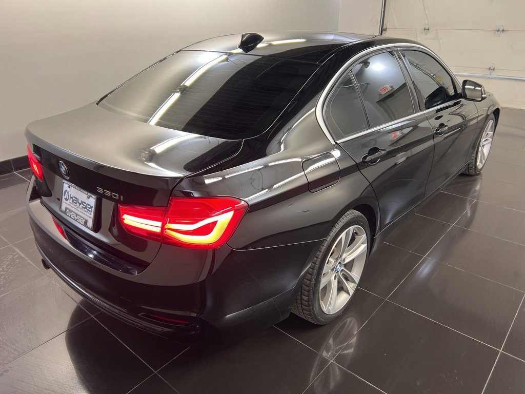 Used 2018 BMW 330i xDrive Sedan w/ Convenience Package image 4