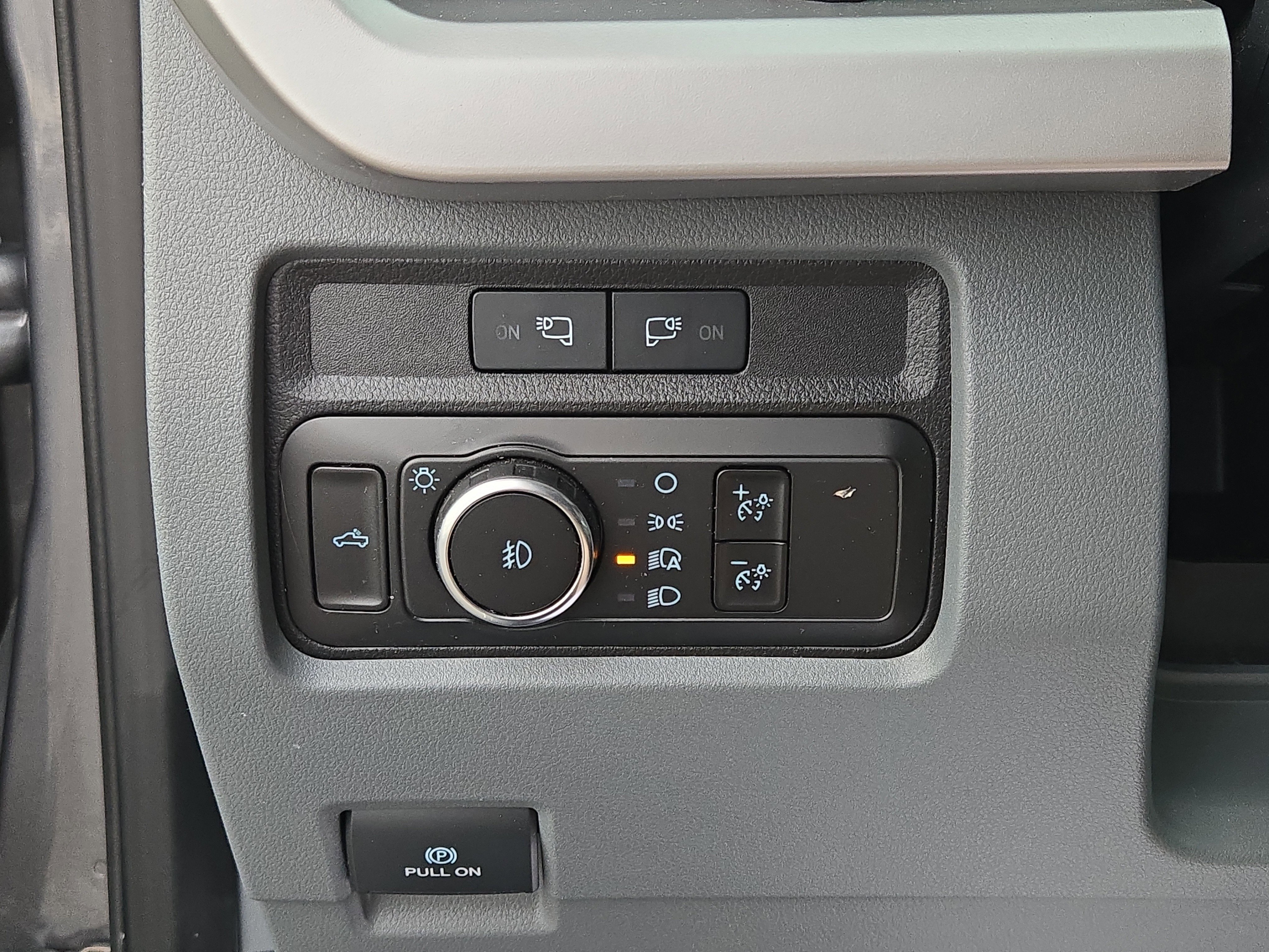 Certified 2024 Ford F350 XLT w/ 360-Degree Camera Package image 23