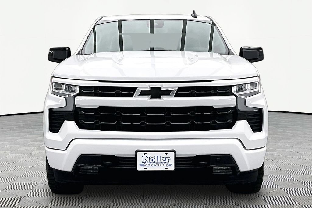 Used 2024 Chevrolet Silverado 1500 RST w/ Z71 Off-Road Package AWD/4WD image 3