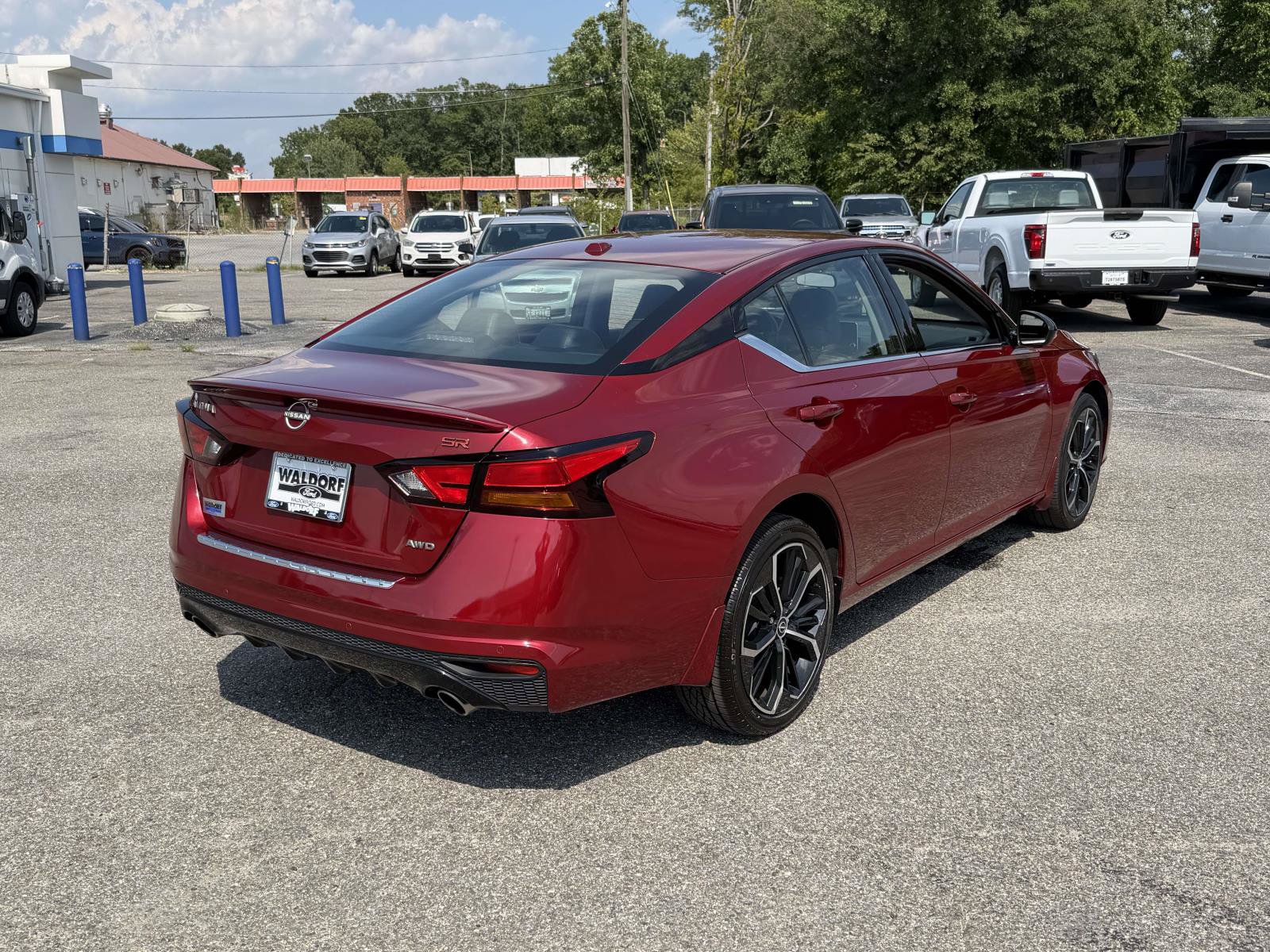 Used 2023 Nissan Altima 2.5 SR AWD/4WD image 2