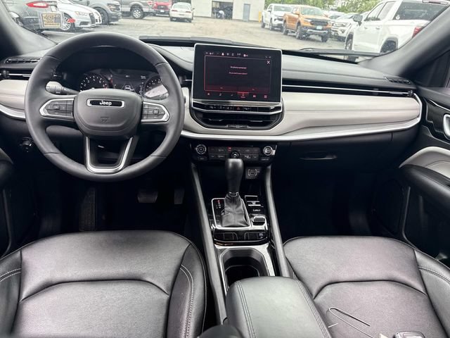 Used 2025 Jeep Compass Limited AWD/4WD image 19