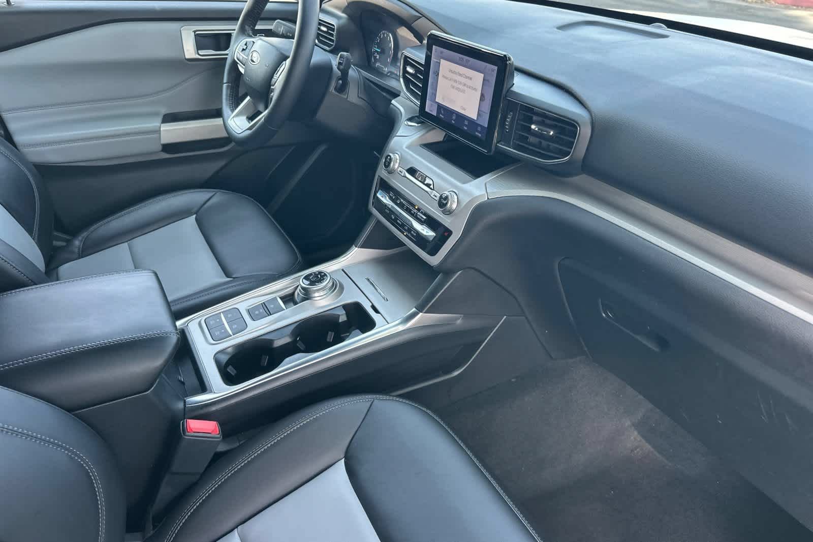 Certified 2023 Ford Explorer XLT w/ Equipment Group 202A RWD image 18