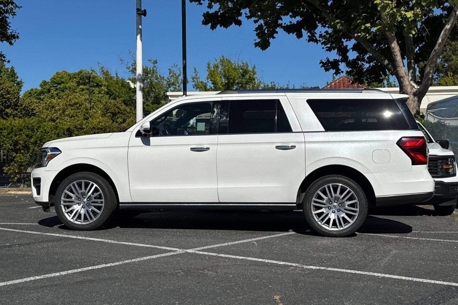 Certified 2023 Ford Expedition Max Limited AWD/4WD image 8