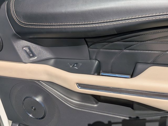 Certified 2024 Ford Expedition Max Platinum image 39