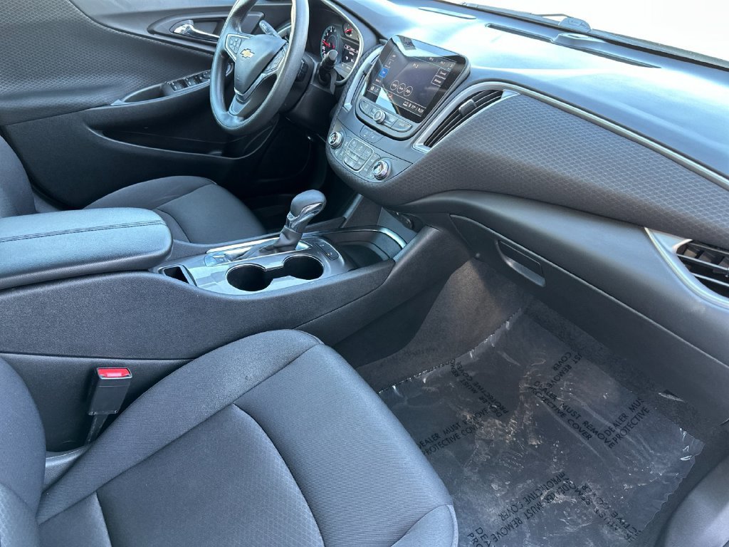 Used 2025 Chevrolet Malibu LT FWD image 14