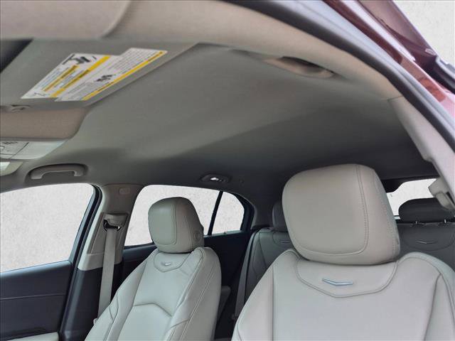 Used 2023 Cadillac XT4 Premium Luxury w/ Cold Weather Package AWD/4WD image 18
