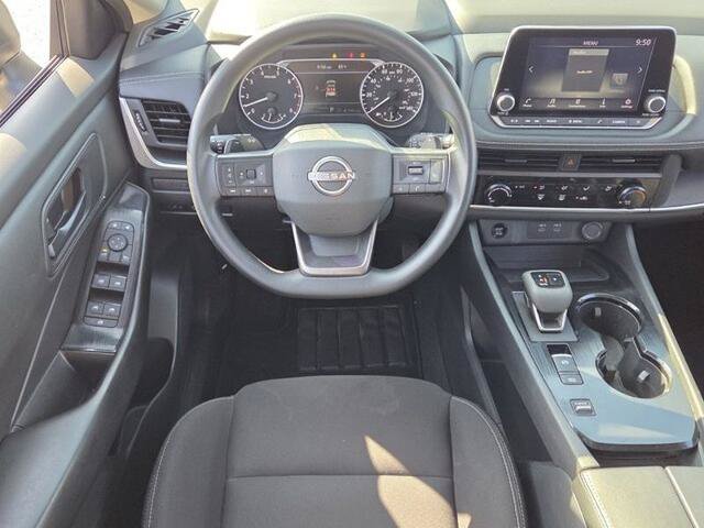 Used 2025 Nissan Rogue S FWD image 7
