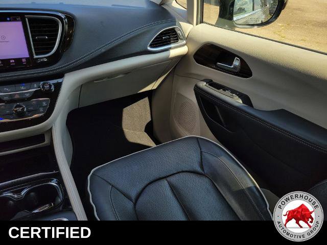 Used 2023 Chrysler Pacifica Limited FWD image 23