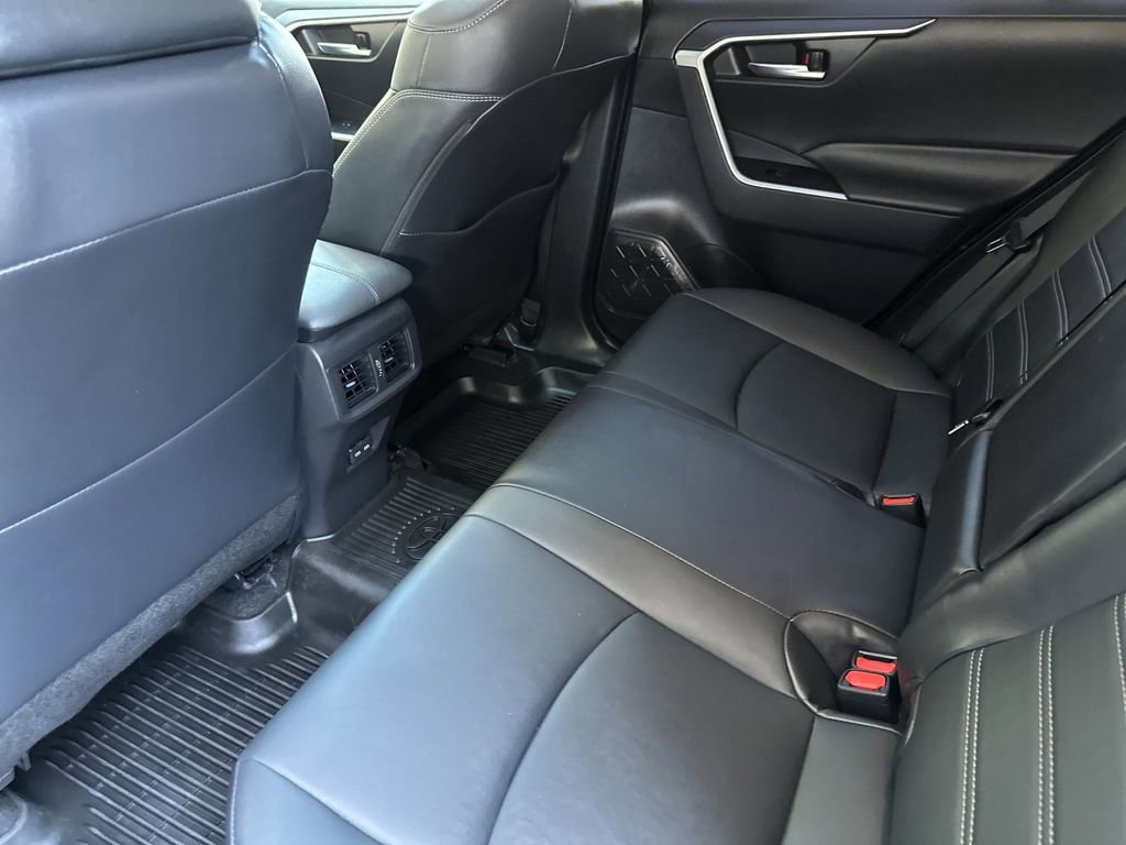 Used 2022 Toyota RAV4 XLE Premium FWD image 11