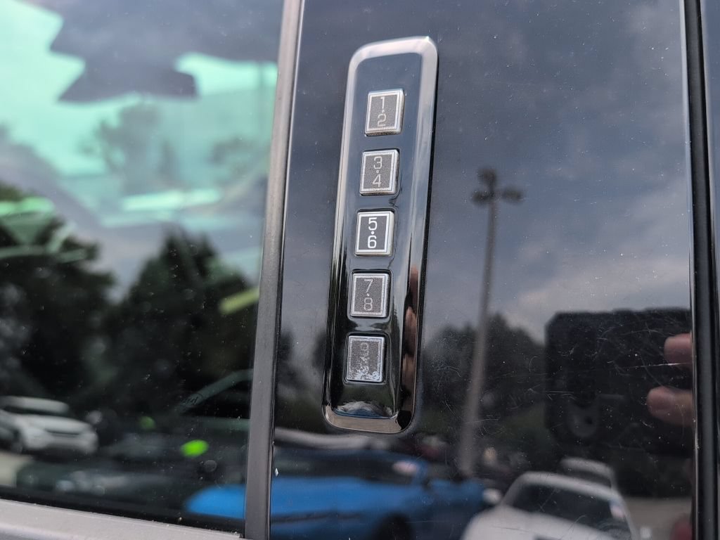 Certified 2019 Ford F250 Lariat w/ Lariat Ultimate Package AWD/4WD image 8