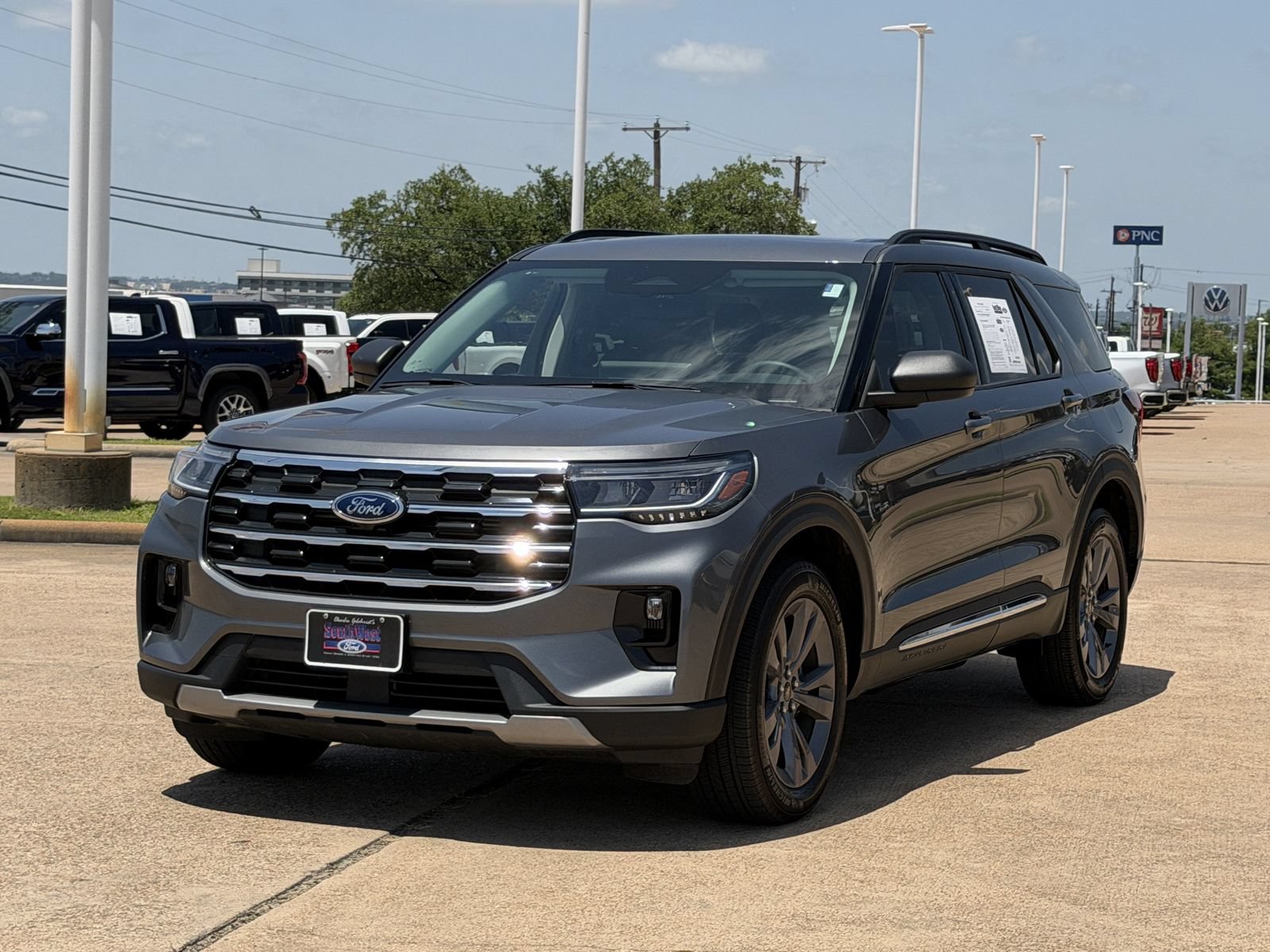 Certified 2025 Ford Explorer Active w/ Active Comfort Package AWD/4WD image 8