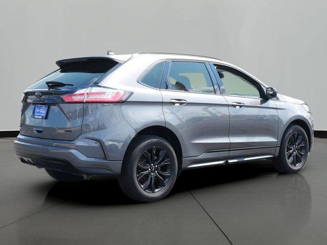 Certified 2023 Ford Edge SE w/ Black Appearance Package AWD/4WD image 3