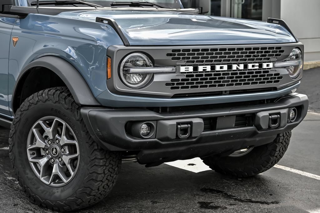 Certified 2025 Ford Bronco Badlands AWD/4WD image 2