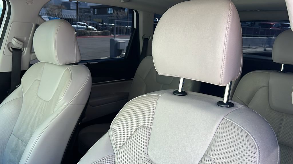 Used 2022 Kia Telluride SX image 17