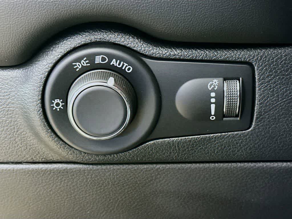 Used 2025 Dodge Durango R/T AWD/4WD image 27