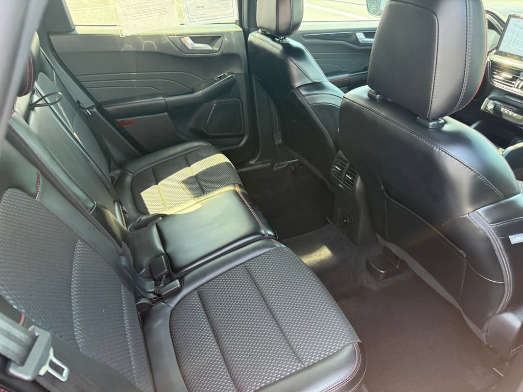 Certified 2024 Ford Escape ST-Line w/ Tech Pack #1 AWD/4WD image 18