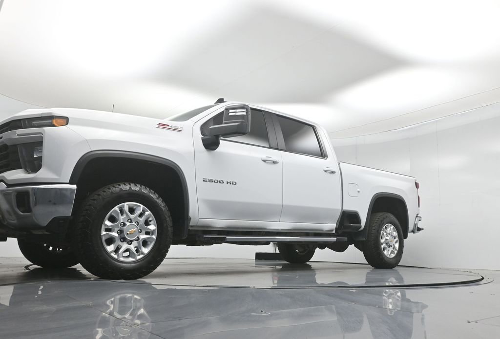 Used 2024 Chevrolet Silverado 2500 LT image 41