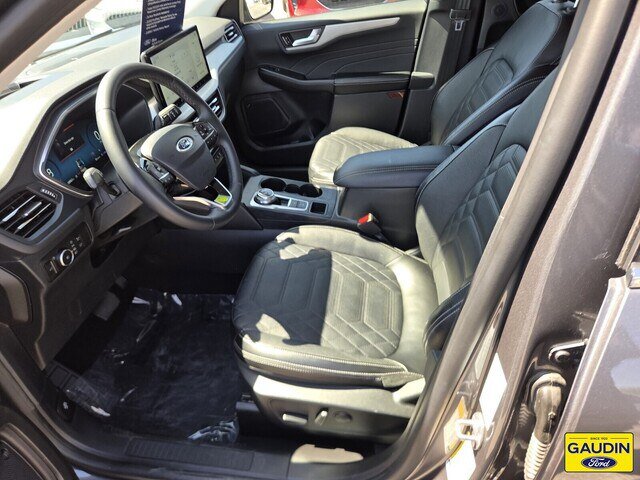 Certified 2023 Ford Escape Platinum w/ Premium Technology Package AWD/4WD image 11