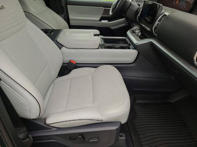 Certified 2025 Ford Expedition Platinum w/ Platinum Ultimate Package AWD/4WD image 12