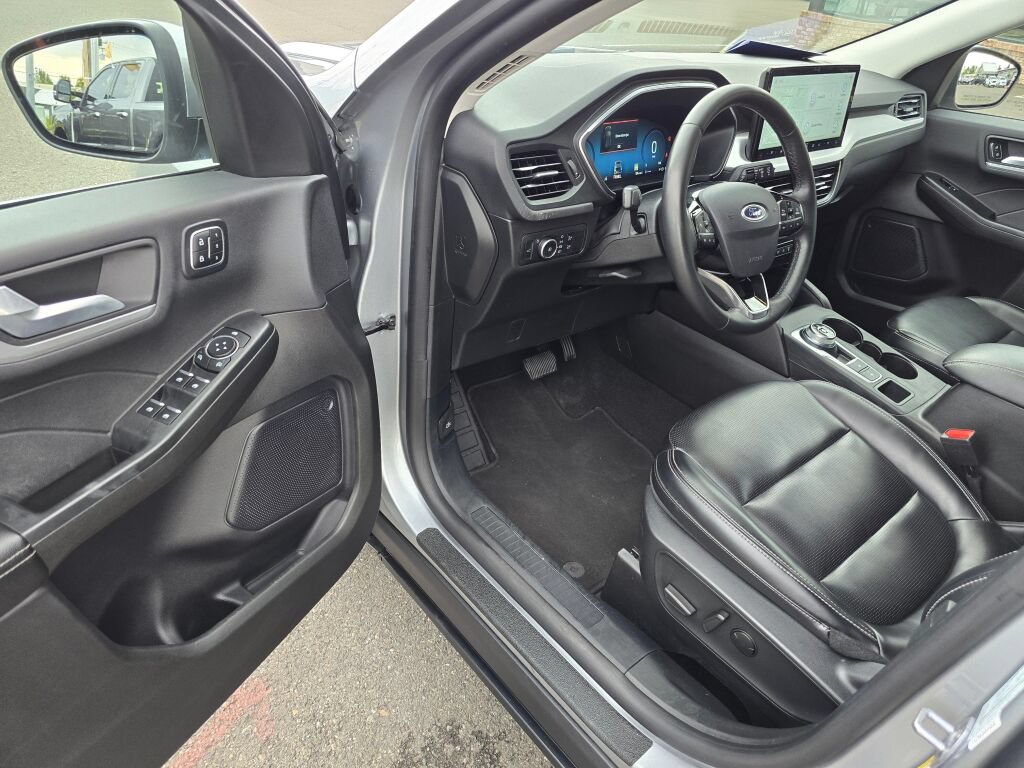 Certified 2024 Ford Escape Platinum AWD/4WD image 20