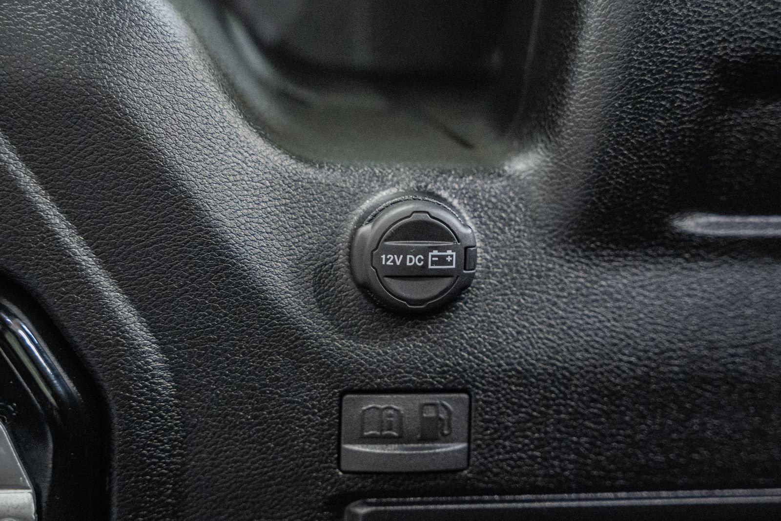 Used 2022 Jeep Wrangler Unlimited Rubicon 4xe w/ Cold Weather Group AWD/4WD image 14