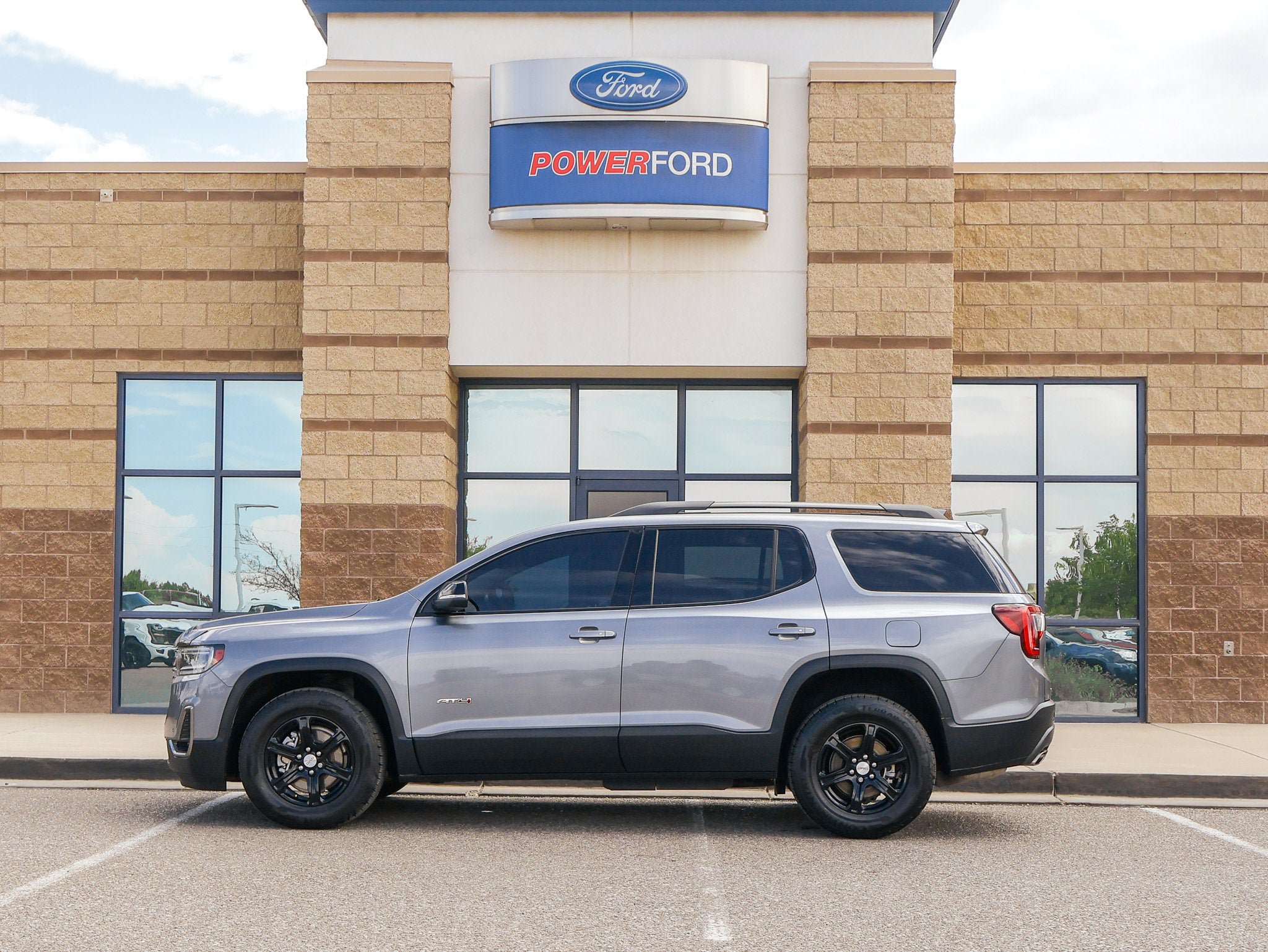 Used 2020 GMC Acadia AT4 w/ Driver Alert Package II AWD/4WD image 9