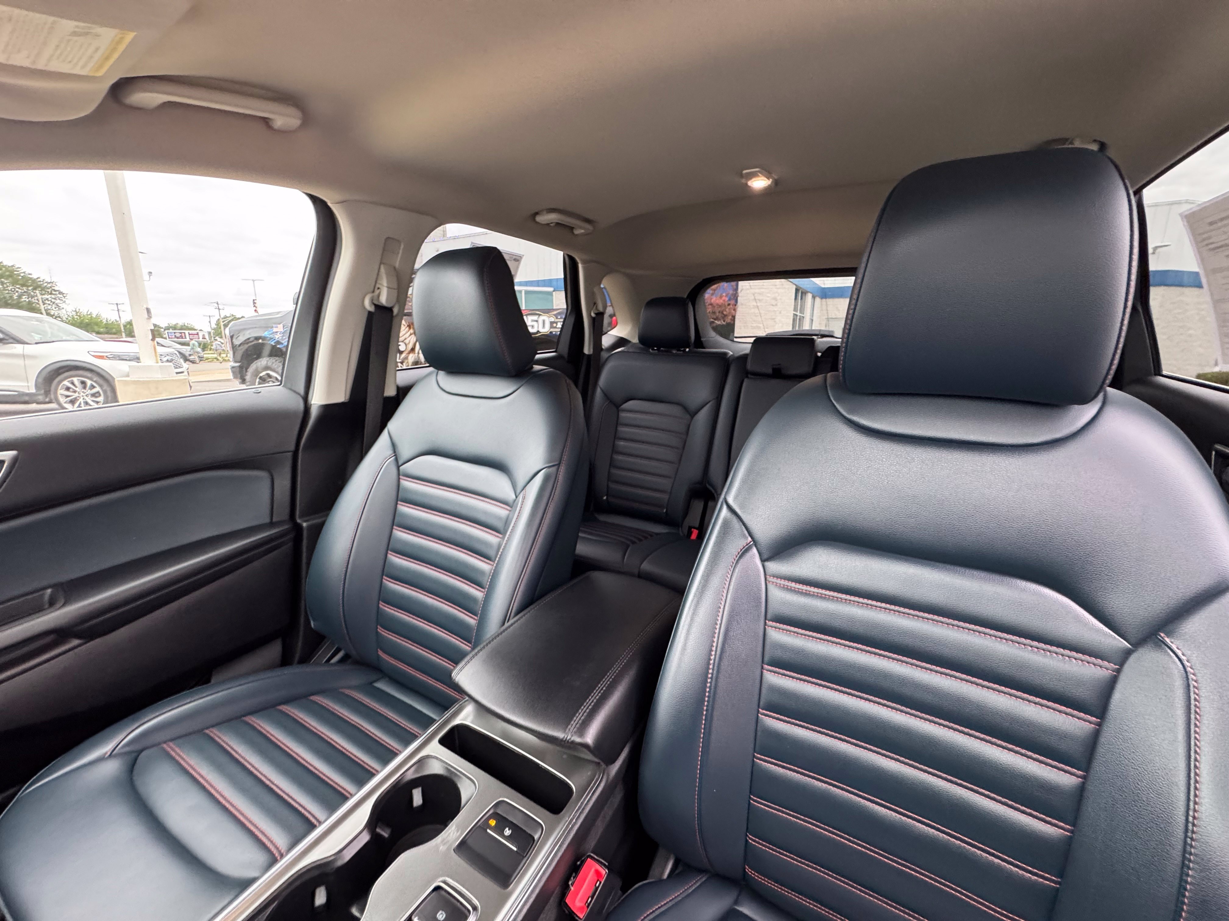 Certified 2022 Ford Edge SEL w/ Sport Appearance Package AWD/4WD image 35