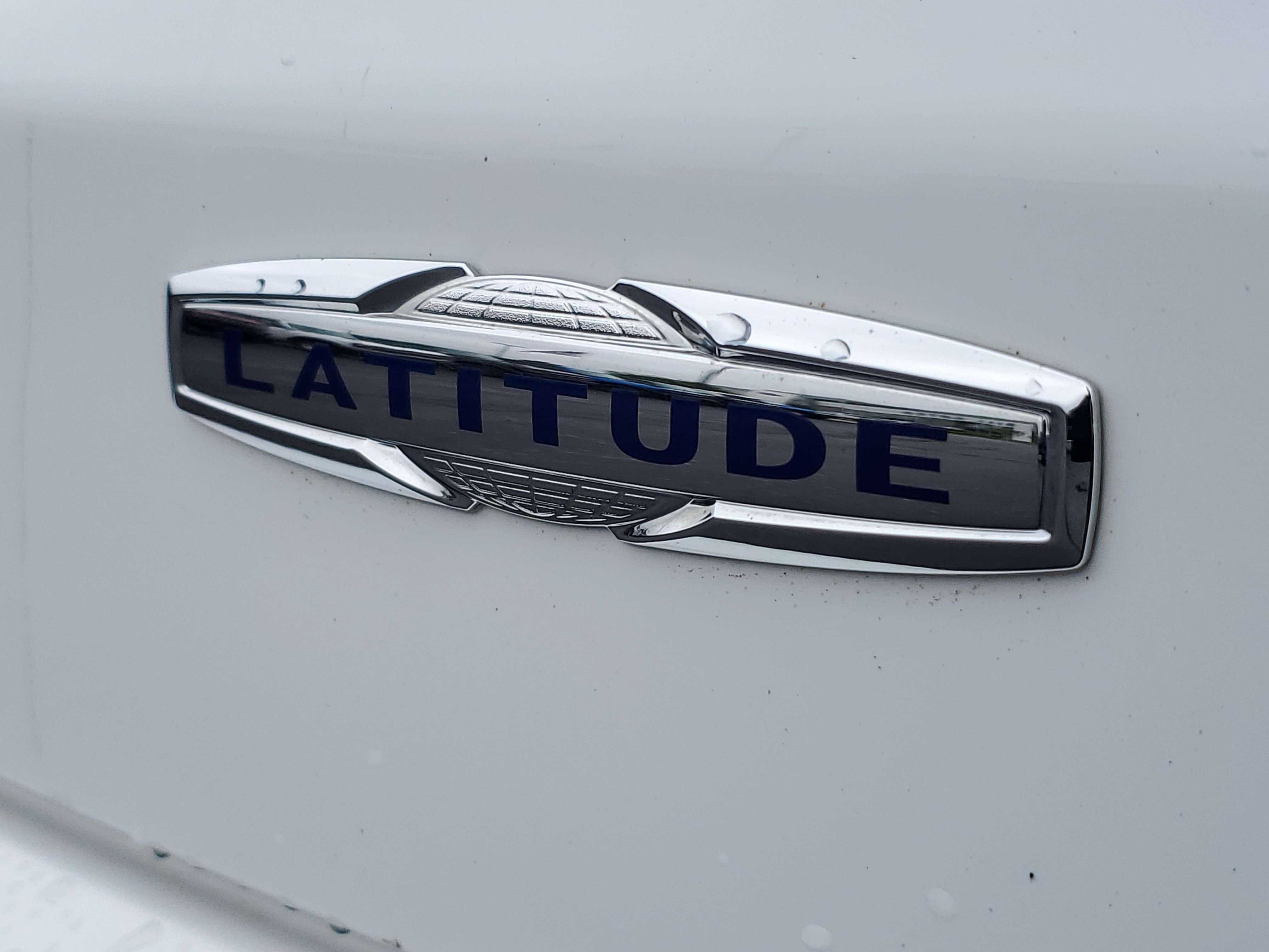 Used 2022 Jeep Compass Latitude w/ Convenience Group AWD/4WD image 32