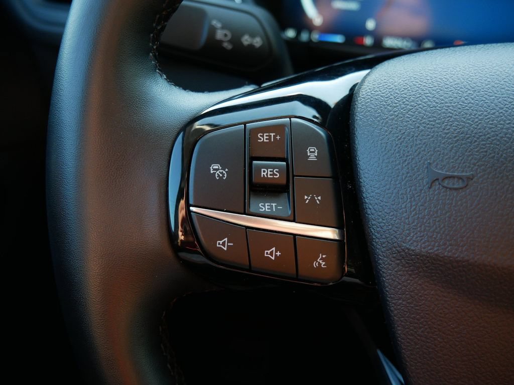 Certified 2024 Ford Escape Platinum AWD/4WD image 17