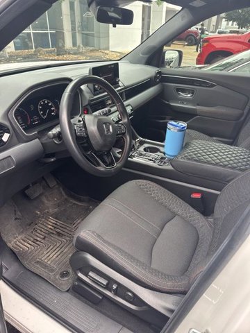 Used 2025 Honda Pilot Sport image 7