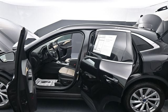 Certified 2022 Ford Escape Titanium w/ Titanium Elite Package AWD/4WD image 15