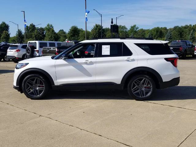 Certified 2025 Ford Explorer ST AWD/4WD image 6