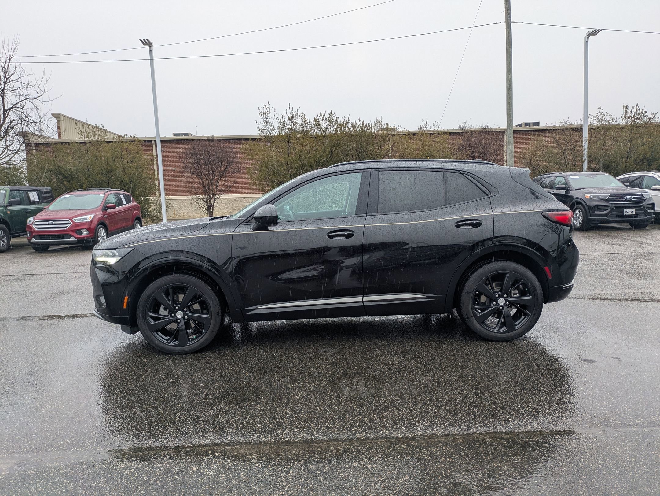 Used 2021 Buick Envision Essence w/ Technology Package I image 2