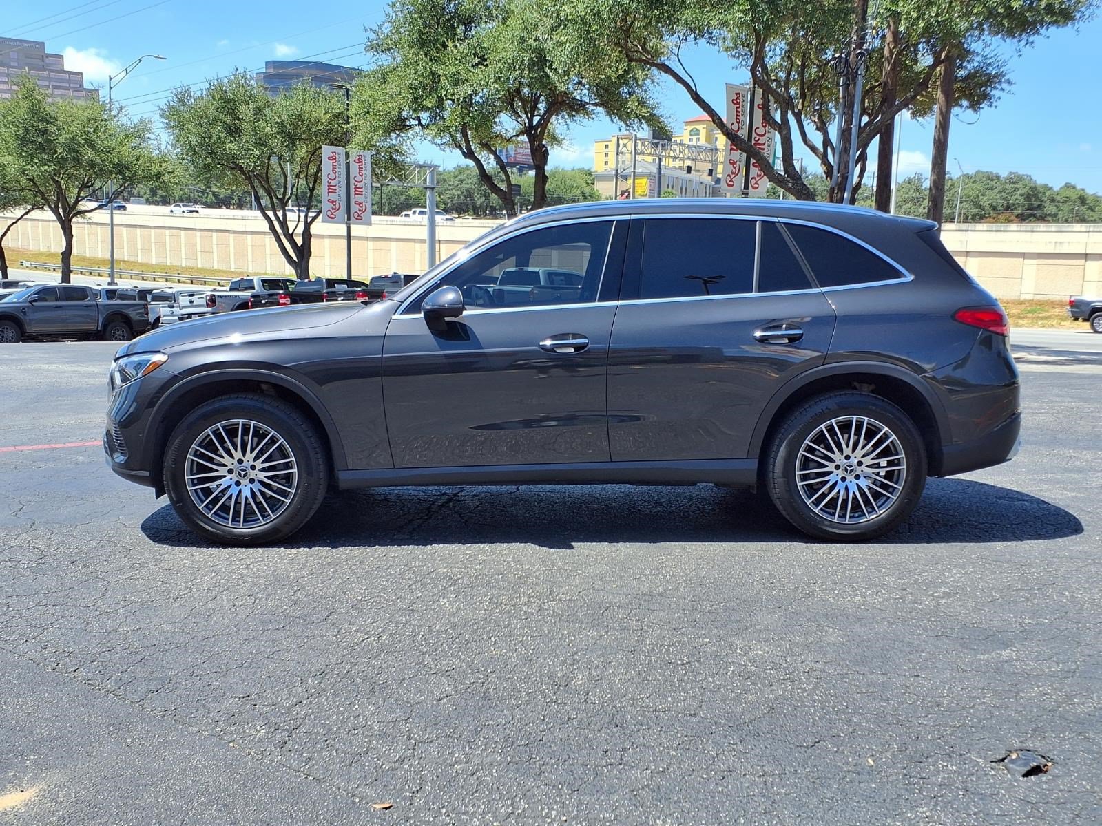 Used 2026 Mercedes-Benz GLC 300 4MATIC image 9