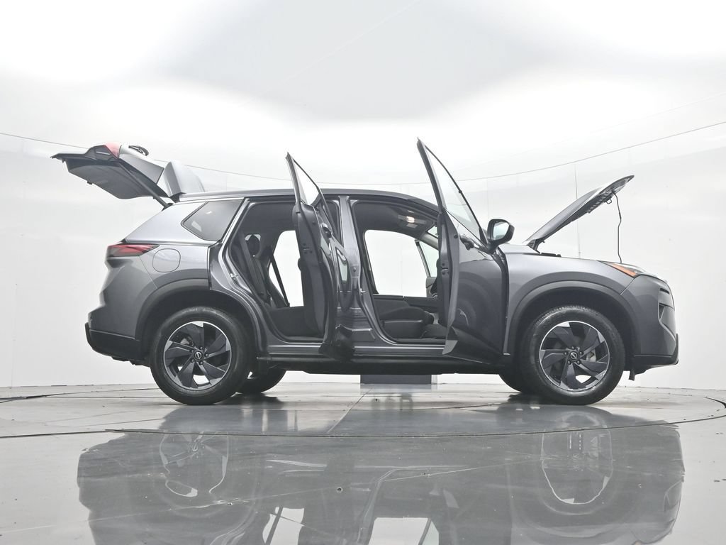 Used 2025 Nissan Rogue SV FWD image 55