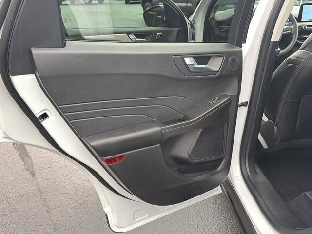Certified 2022 Ford Escape SEL w/ Technology Package AWD/4WD image 32